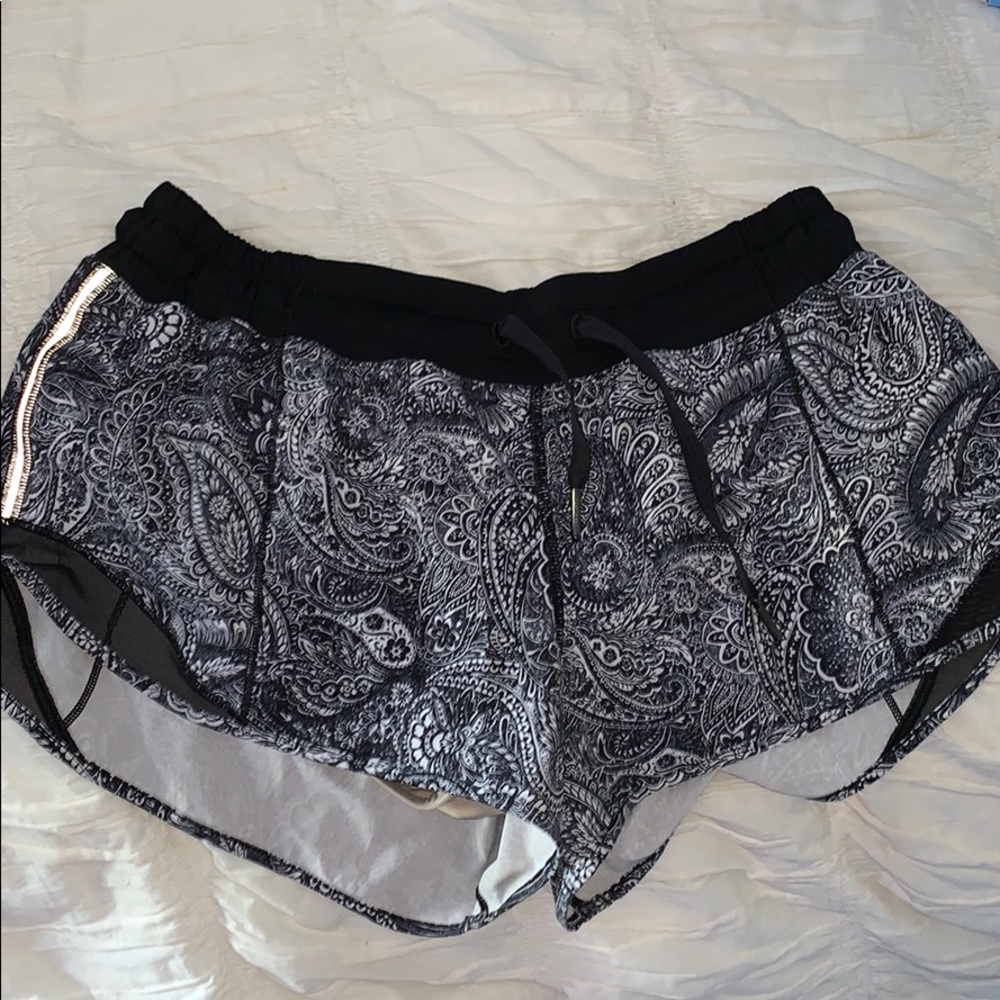 Lululemon hotty hot running shorts